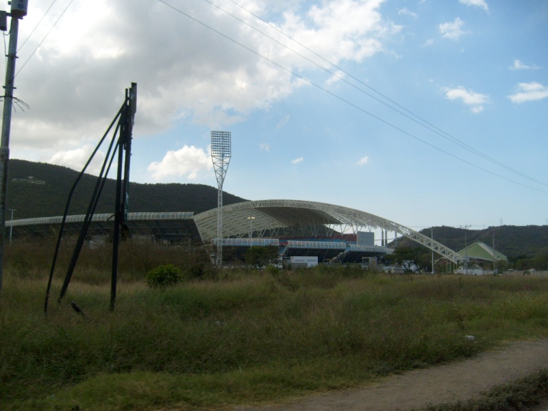 :Estadio General Jos Antonio Anzotegui-Puerto La Cruz:   2 - Pgina 3 S6301214