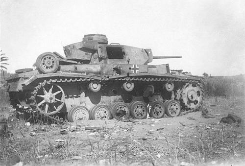 Panzer III 1/35 DRAGON "Tobruk" 1_01810