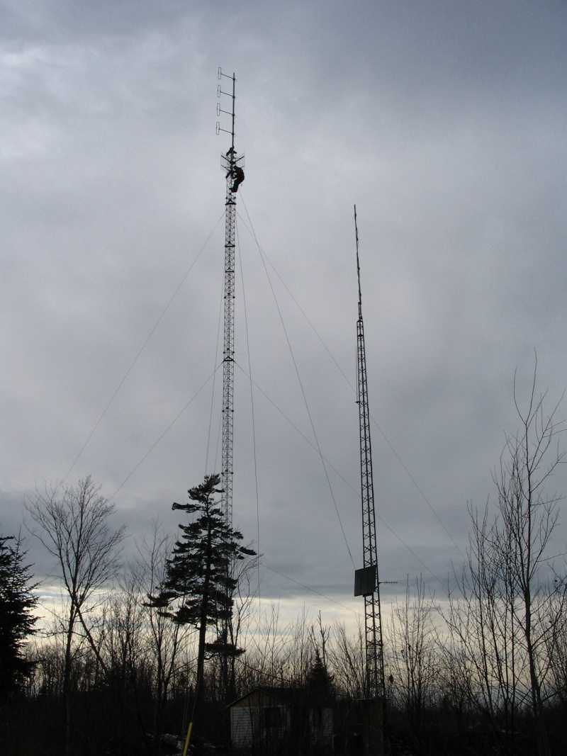 Installation de l'antenne de lien UHF. Img_1832