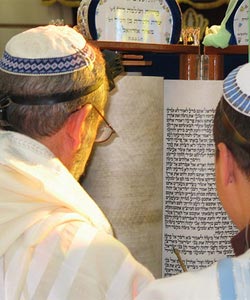 JUDAÏSME : Plus de 60 rabbins américains signent une déclaration d'acceptation des homosexuels Jews10