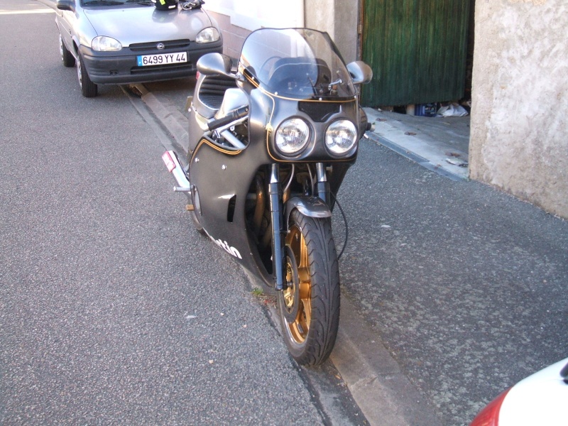 Motos des Membres du Forum - Page 2 Dh000015