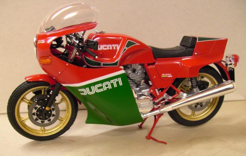 DUCATI 900 Mike Hailwood Tamya 1:12 Fertig - Seite 3 Pict2234