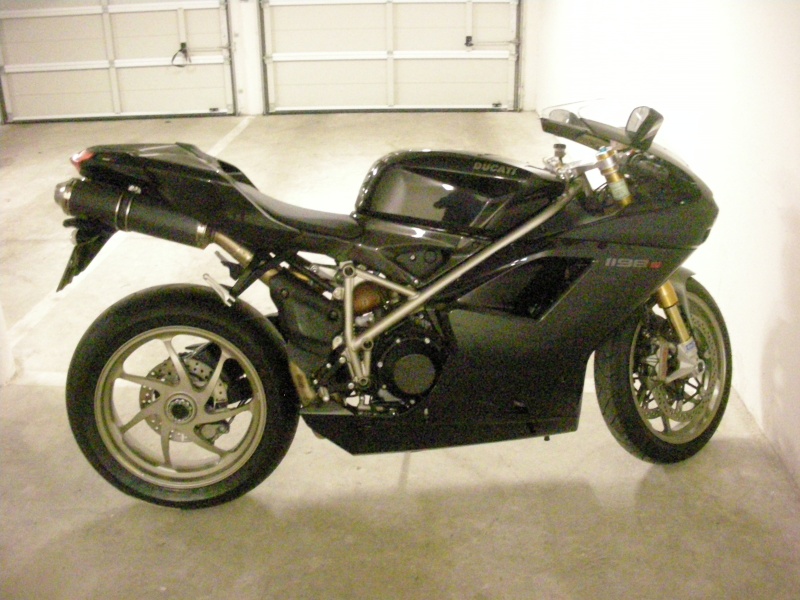 DUCATI 1198S pour 2011, en piste..... 23-01-13