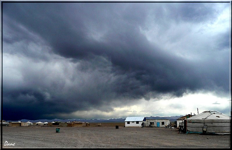 village au bord du désert en Mongolie 1_mong10