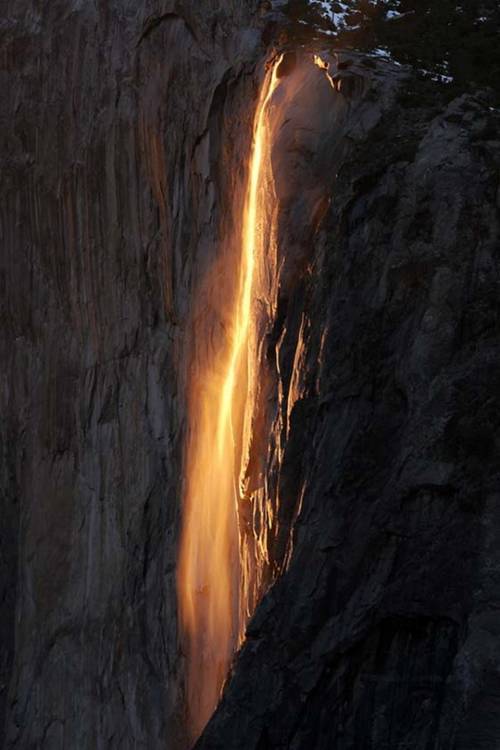 La chute de feu "El Capitan" - Parc National Yosemite - Californie - USA Image010