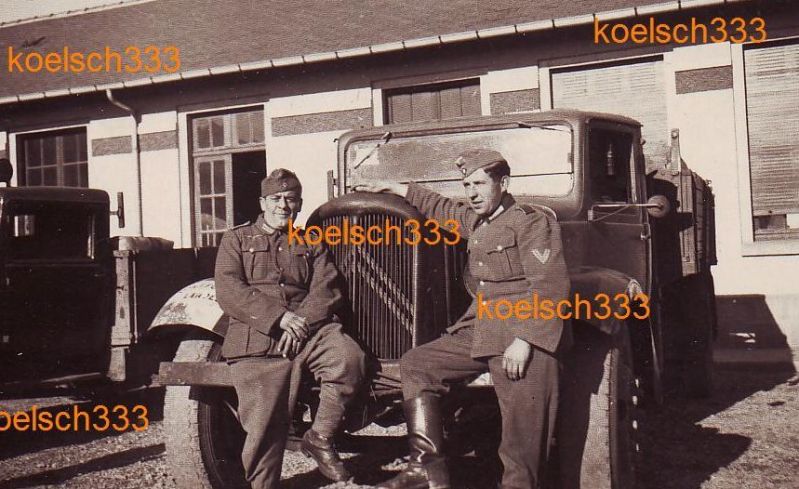 Photos de Citroën pendant la Seconde Guerre Mondiale - Page 5 C2cami10