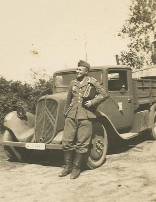 Photos de Citroën pendant la Seconde Guerre Mondiale - Page 7 Citrot11