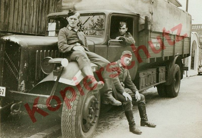 Photos de Citroën pendant la Seconde Guerre Mondiale - Page 7 Cngtrd10