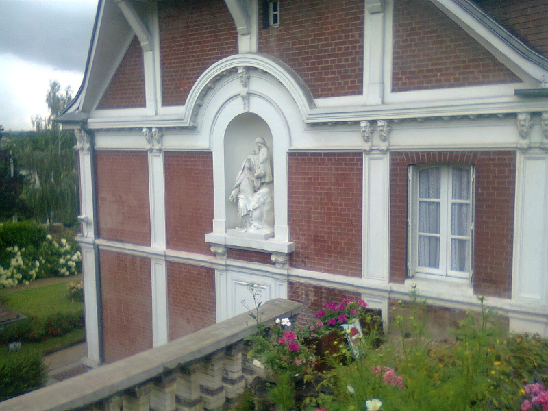 Parfum mystérieux à LISIEUX pour un enfant de 12 ans Photo010