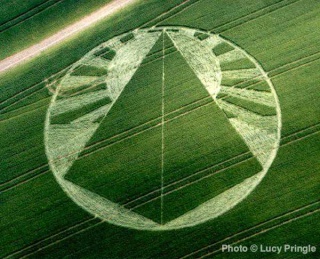 Les Crop Circles et le NOM Uk200110