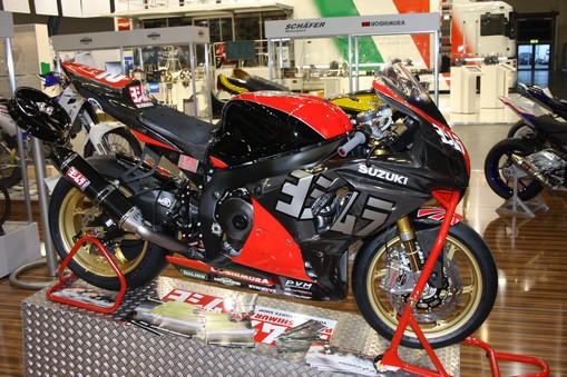 Le GSXR 1000 09-10-11 - Page 14 00000011