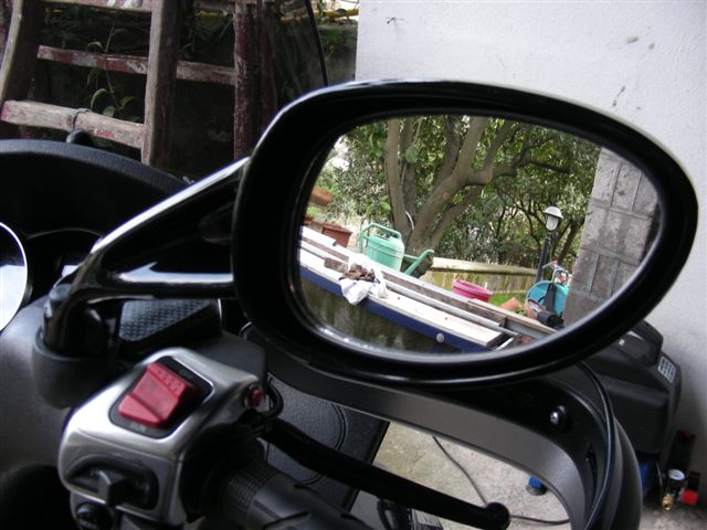 Un peu de tuning sur nos scooters 3 roues.... Ratro-11