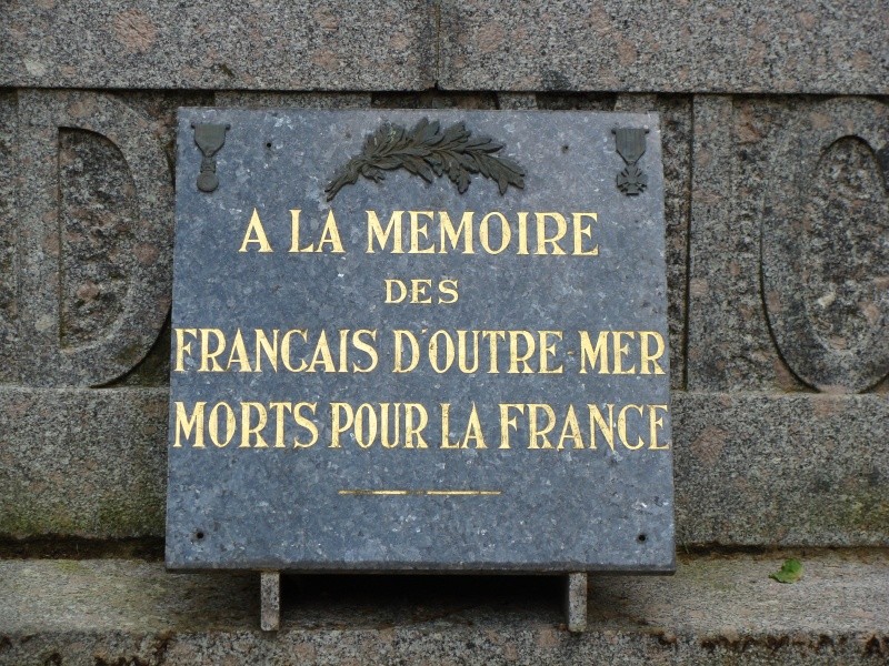 [Histoires et Histoire] Monuments aux morts originaux Français Tome 1 - Page 4 Dsc01313