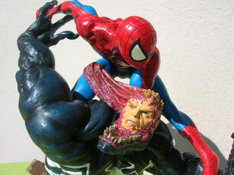 SPIDERMAN VS VENOM Diorama Dscn8428