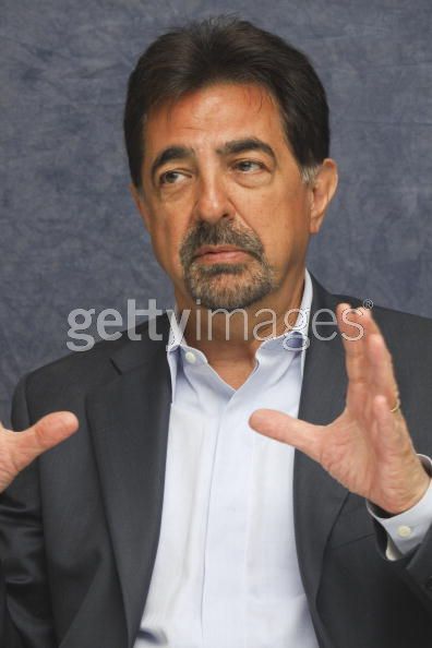 Joe Mantegna - Page 39 10325410