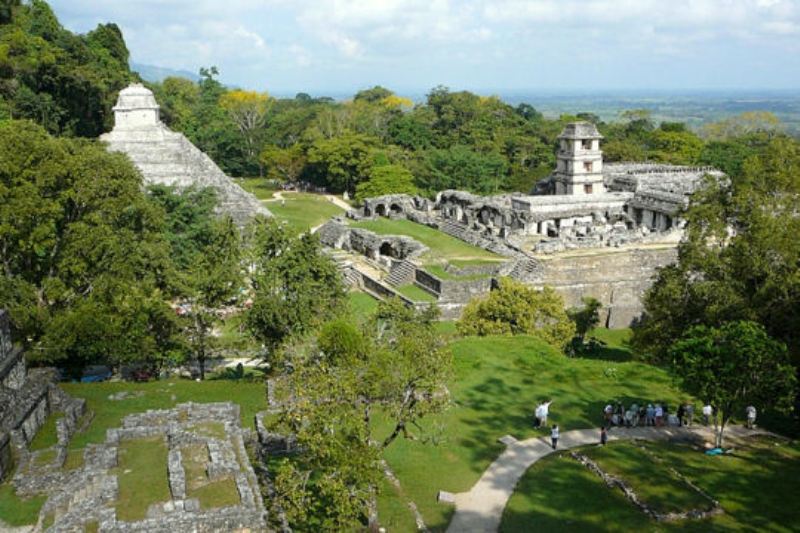 Les 20 châteaux les plus spectaculaires du monde  19_pal10