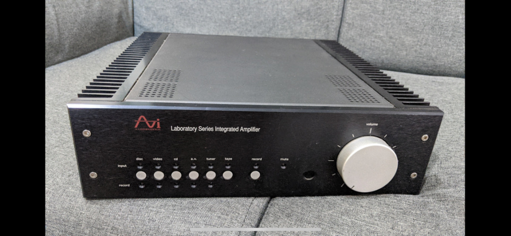 AVI S21 M1 Laboratory Series Integrated Amplifier Img_2611