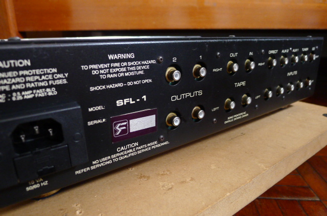 Sonic Frontiers SFL-1 pre amp (sold) P1050617
