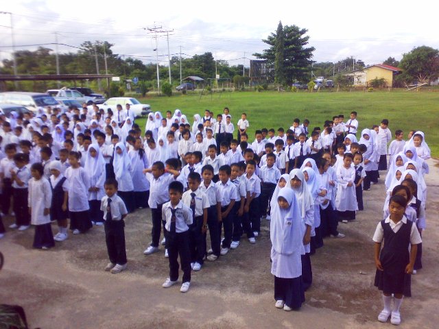 Perhimpunan sekolah pertama SKTT 2011 03012012