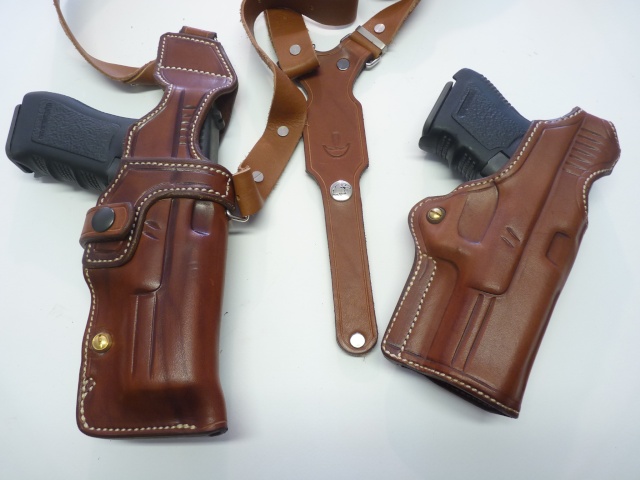 HOLSTER d'AISSELLE VERTICAL :"le TRADITIONAL" by La SELLERIE P1100034