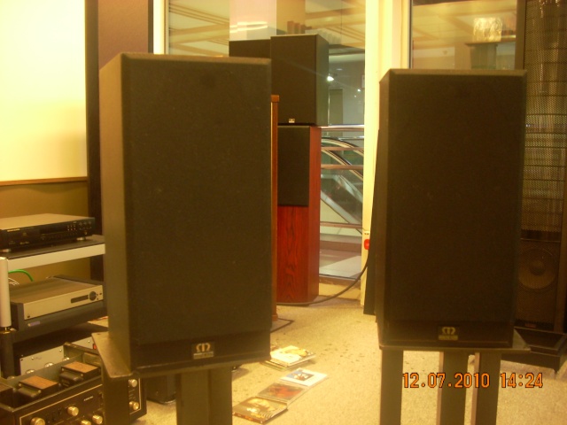 Monitor Audio 7 bookshelf speaker (used) SOLD Dscn1315
