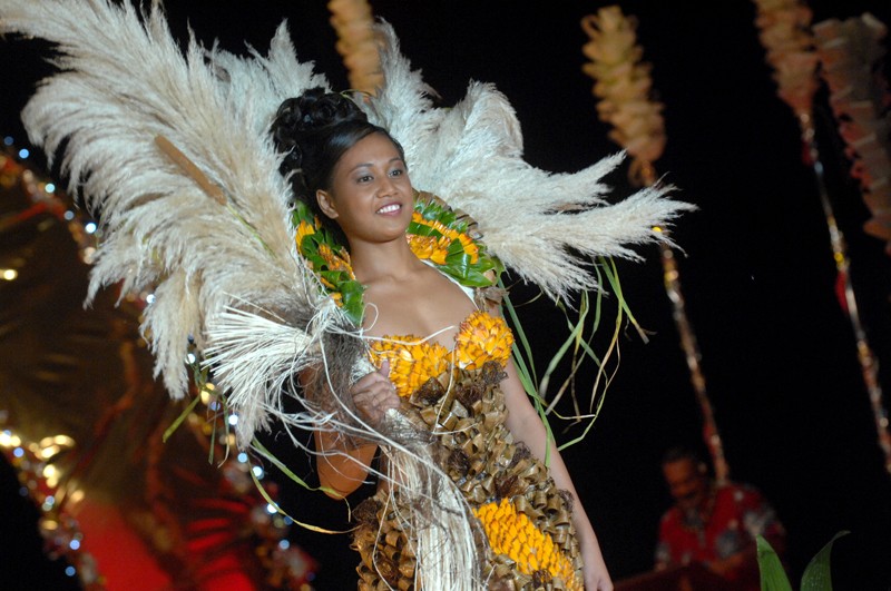 Article dans Tahiti Presse le 26 juin 2010 - Poehere Hutihuti Wilson, élue 50e Miss Tahiti Miss-t19