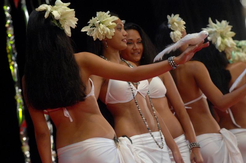 Article dans Tahiti Presse le 26 juin 2010 - Poehere Hutihuti Wilson, élue 50e Miss Tahiti Miss-t32