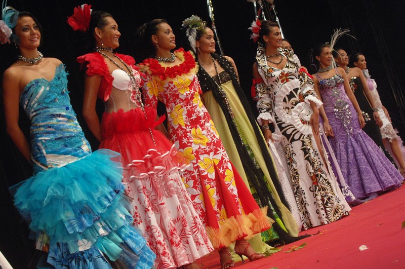 Article dans Tahiti Presse le 26 juin 2010 - Poehere Hutihuti Wilson, élue 50e Miss Tahiti Miss-t39