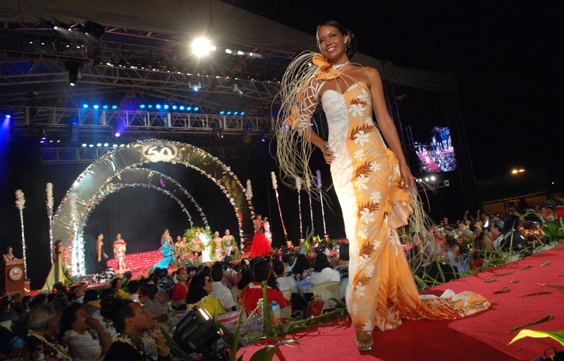 Article dans Tahiti Presse le 26 juin 2010 - Poehere Hutihuti Wilson, élue 50e Miss Tahiti Miss-t41