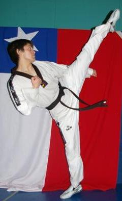 Clases personalizadas de taekwondo, preparación específica para taekwondistas en período de competición , defensa personal, preparación física. 16711110