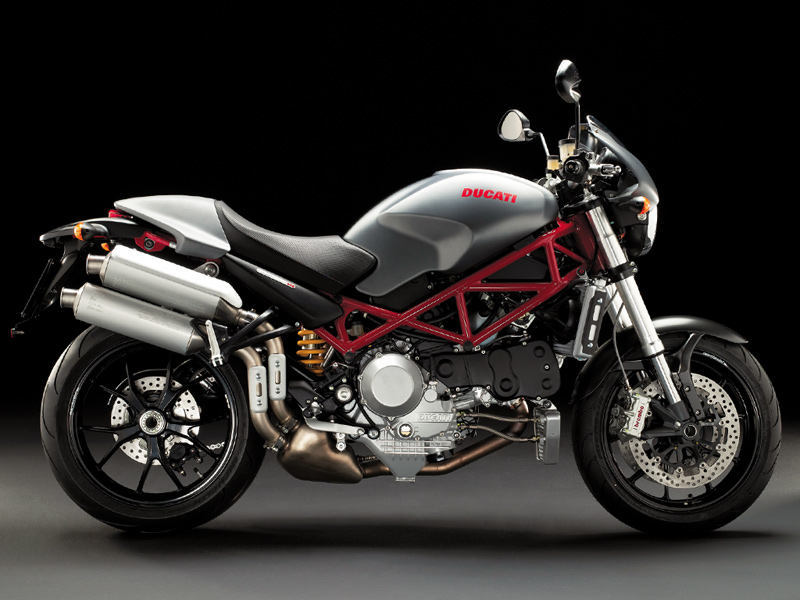Quelques essais de Ducati sur Moto Infos Monste10