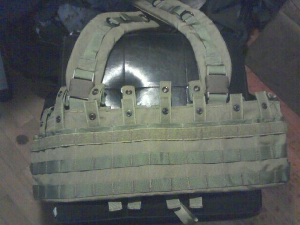 CB Chest rig Holds 8 M4 mags and AWS CQB pouch Chest_10
