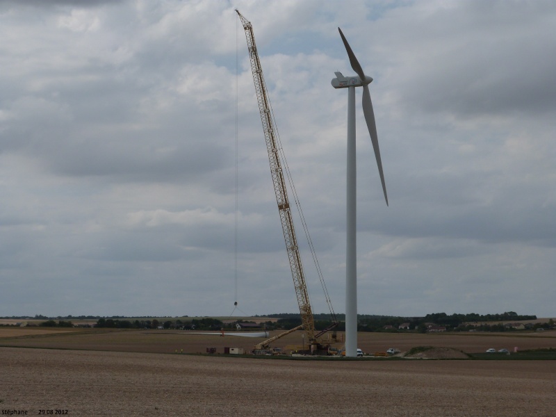 Montage de 16 éoliennes a Savière (10) par l'entreprise Belge Dufour. Aolien52