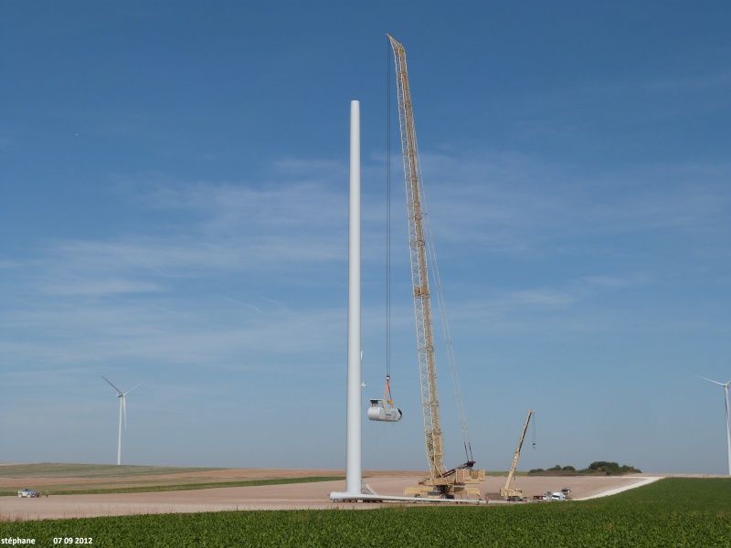 Montage de 16 éoliennes a Savière (10) par l'entreprise Belge Dufour. Le_07_20