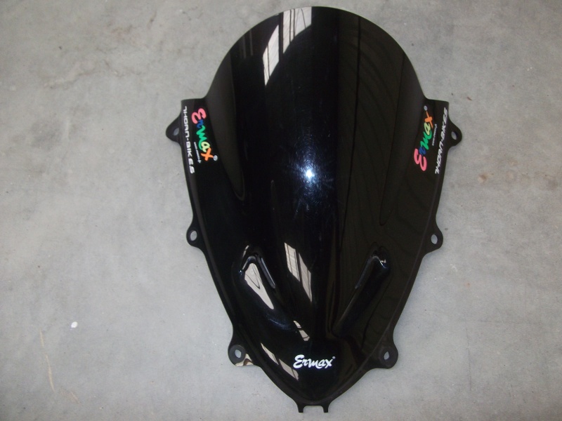 Bulle ermax cbr 1000 rr 08/11  30 euro     A LOCKER VENDU Dscf5310