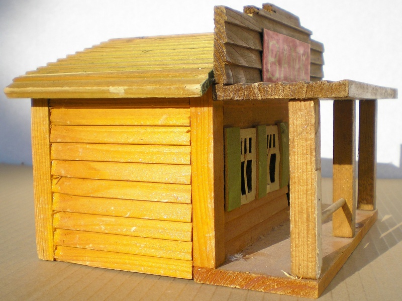 Wildwest-Gebäude aus Holz für Figuren von 54 bis 70 mm Vero_s11