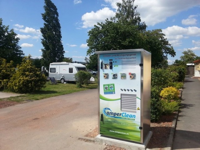 CamperClean met fin à la galère du nettoyage des cassettes WC des camping-cars Camper11