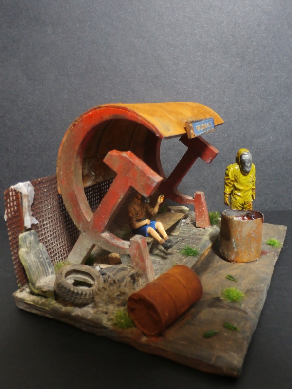 L'arret de bus - 1/35 (FINI) - Page 2 P2080015