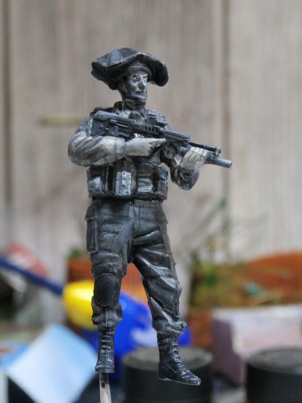 *1/35 Défi noir & blanc : Palestine - figurine Meng + figurine MB P2270010