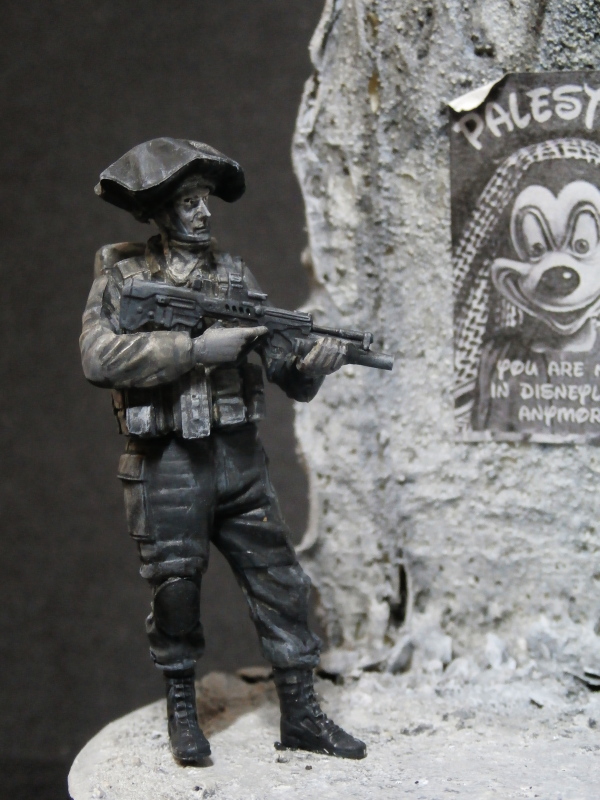 *1/35 Défi noir & blanc : Palestine - figurine Meng + figurine MB P3010010