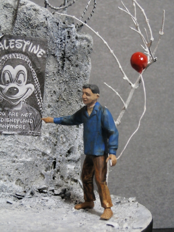 *1/35 Défi noir & blanc : Palestine - figurine Meng + figurine MB P3010014