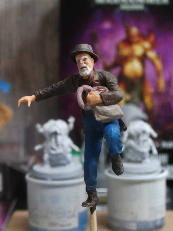 "Delirium tremens" figurine MB + figurines CMON. P6160019