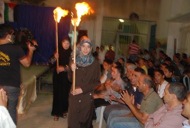 مركز المنتدى الثقافي ينظم حفل تكريم طلبة الثانوية العامة شمال غرب القدس في بيت عنان Dsc_0212