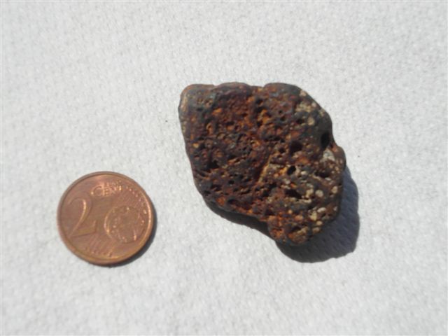 potrebbe essere un meteorite? Sam_0317