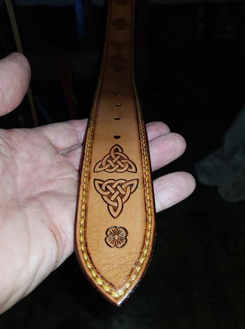 Un brassard motif Celtique et sa ceinture 36439010