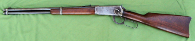 Une carabine Winchester 1894 de 1913 en calibre 32-40. Winch610