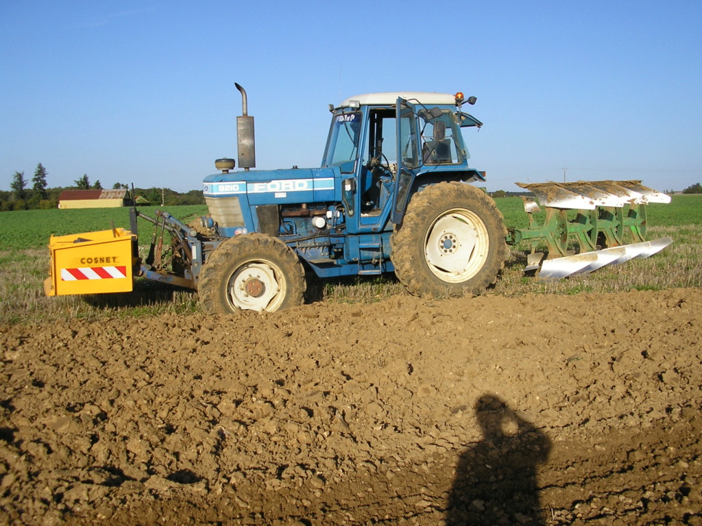 concours - Concours du tracteur le plus cradingue - Page 14 P1010044