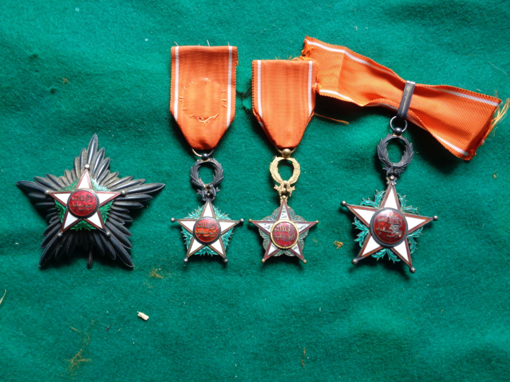 médailles a identifier Dsc00773