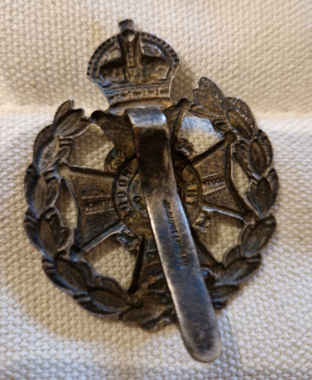 Rarissime Cap badge du Robin Hood Rifles.  20230811