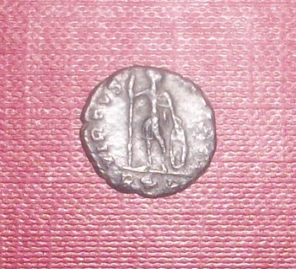 AE4 de Constantino II. VIRTVS AVGVSTI. Roma 102_4940